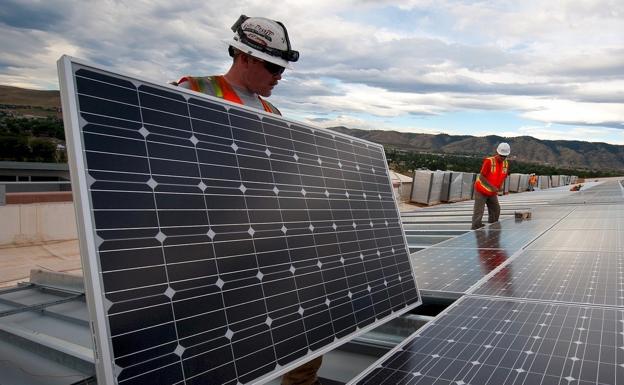 Investigadores de la ULE descubren una vulnerabilidad que afecta a placas solares fotovoltaicas