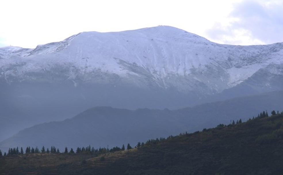 La nieve sorprende al Bierzo
