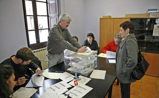 La imposible tarea de saber si te ha tocado ser mesa electoral en León capital