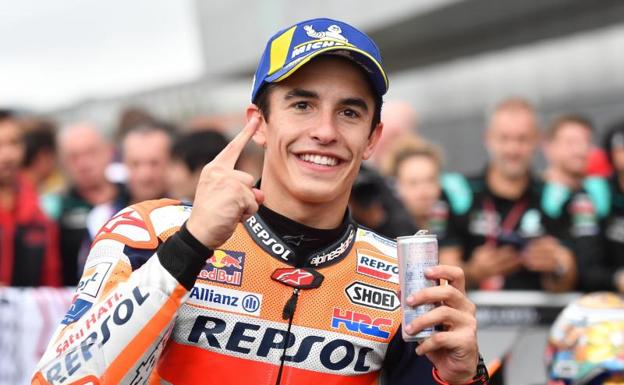 Márquez suma la 'pole' que le faltaba y su hermano un milagro