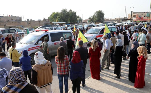 Los kurdos sirios comienzan la retirada de la frontera con Turquía