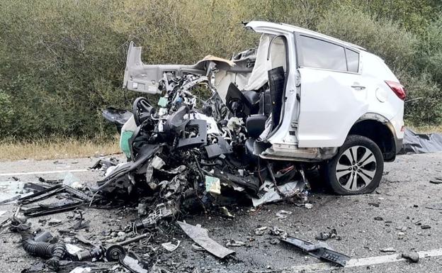 Fallece un conductor tras salirse de la vía y arder su vehículo en Candanedo de Boñar