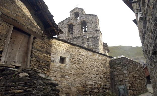 El alcalde asegura que la iglesia mozárabe de Peñalba de Santiago «no corrió peligro en ningún momento»