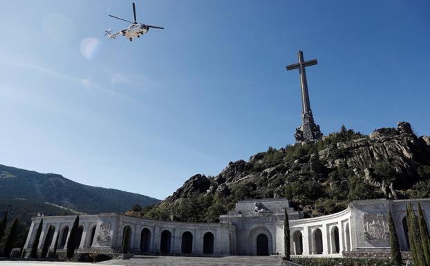 Nostálgicos e incrédulos se citan en el Valle de los Caídos