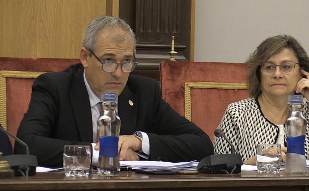 Canuria asegura que hay más efectivos de limpieza de lo pactado y recuerda que Silván nunca se reunió con ellos