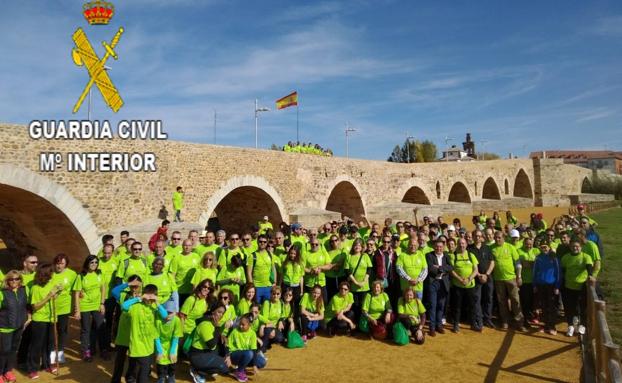 La Guardia Civil de León realiza una etapa del Camino de Santiago con motivo de su 175 Aniversario