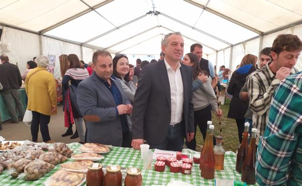 El PSOE critica a la Junta en la Feria de Oseja de Sajambre por «acabar con el mundo rural»