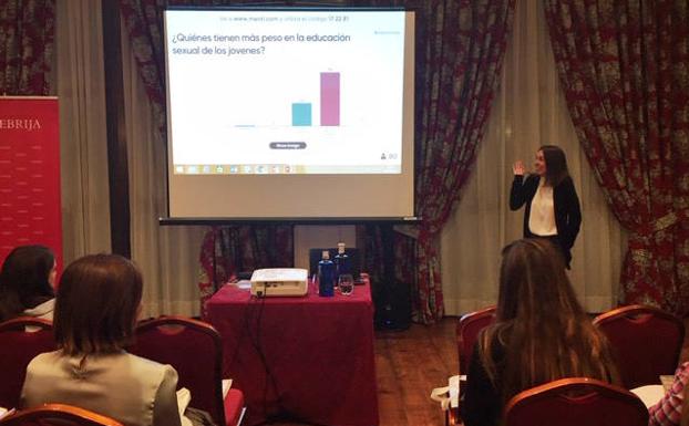 Arola Poch: «Nunca es demasiado pronto para iniciar la educación sexual»