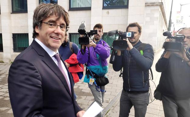 La Fiscalía belga pedirá el martes que se entregue a Puigdemont por sedición y malversación