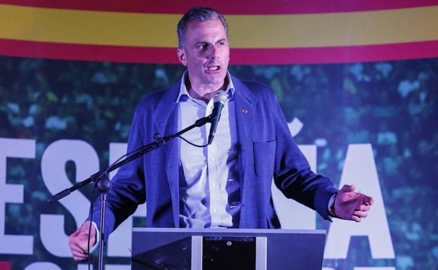 Ortega Smith, en León: «Puigdemont va a estar en prisión, ya suenan los grilletes»