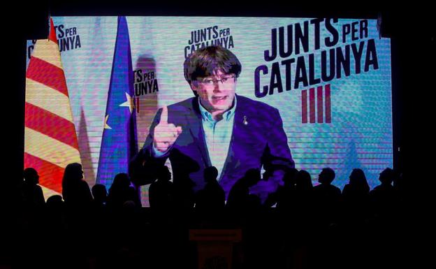 Puigdemont: «De los represores quedará el recuerdo de ser súbditos del último Borbón»