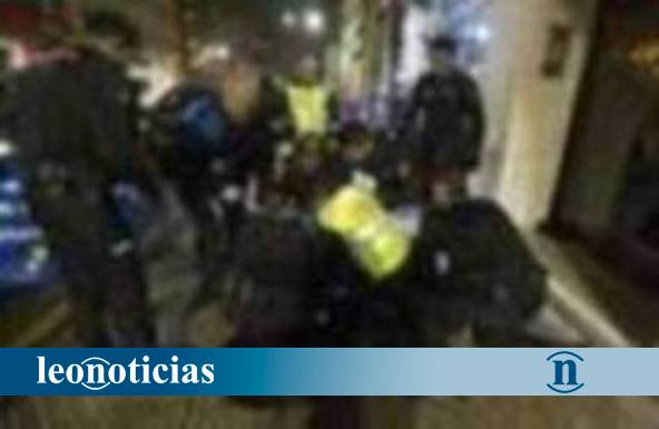 Detenido en Oviedo tras romper el cristal de un bar con la cabeza