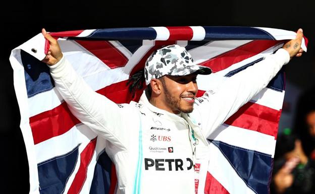 Lewis Hamilton abre aún más las puertas del olimpo