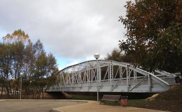 El Puente de Hierro de Sopeña cumple un siglo de vida