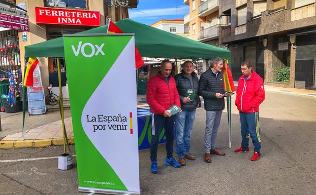 VOX León lleva sus propuestas a los vecinos de Carrizo y La Virgen