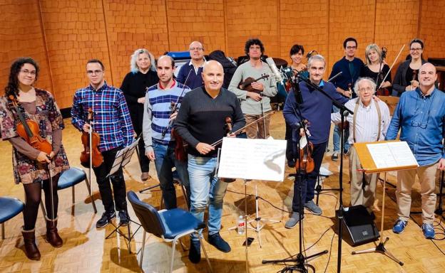 La Orquesta Ibérica de León y el maestro Temes graban la obra de María de Pablos