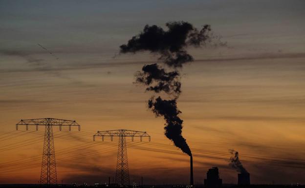 Los gobiernos deben duplicar el recorte previsto de emisiones de CO2 para cumplir los Acuerdos de París