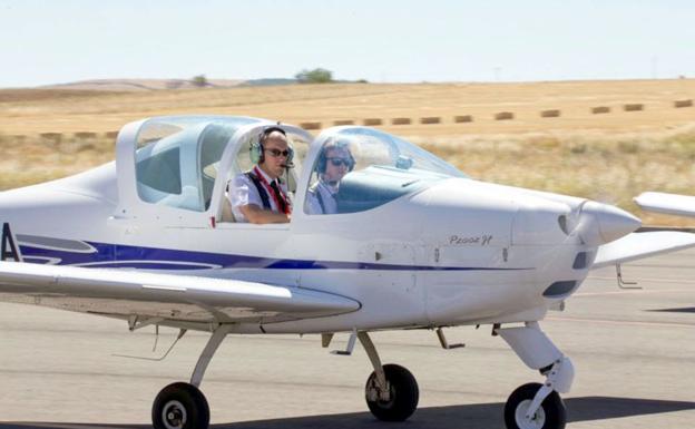 La Plataforma Más Vuelos León da su apoyo a la Escuela FlyBy