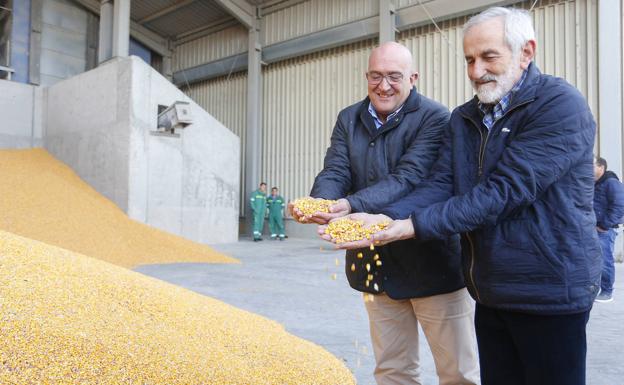 Carnero ve «el regadío, la agricultura de precisión y el cooperativismo» como «pilares del futuro» agrario en Castilla y León
