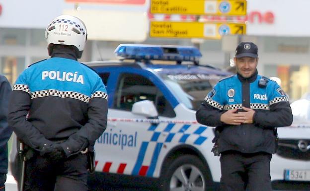 La Policía Local de Ponferrada denuncia a dos personas por posesión de estupefacientes