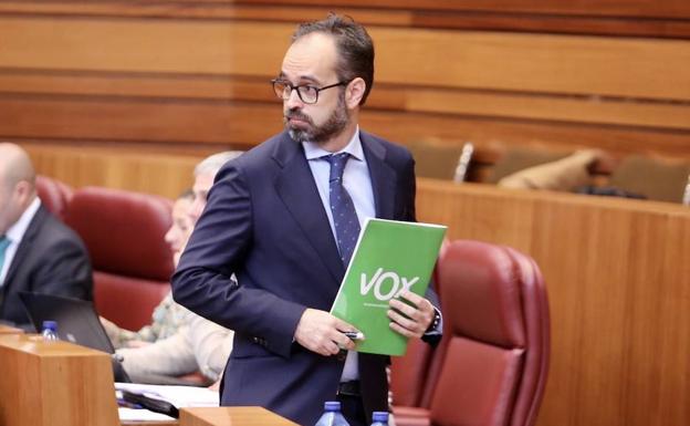 Vox se queda solo en su pretensión de derogar el decreto de la Memoria Histórica de Castilla y León