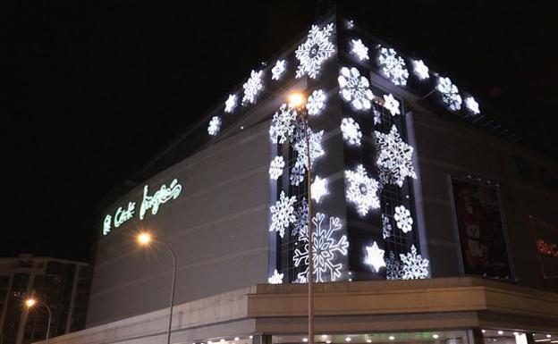 El saxofonista Lugotti enciende este viernes la fachada de Navidad de El Corte Inglés