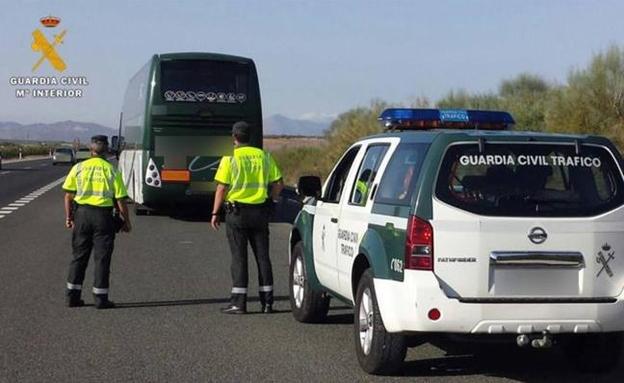 Denunciado el chófer de un autobús por conducir bajo los efectos de la cocaína