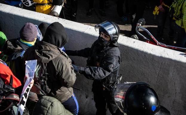«¡Independencia o barbarie!»