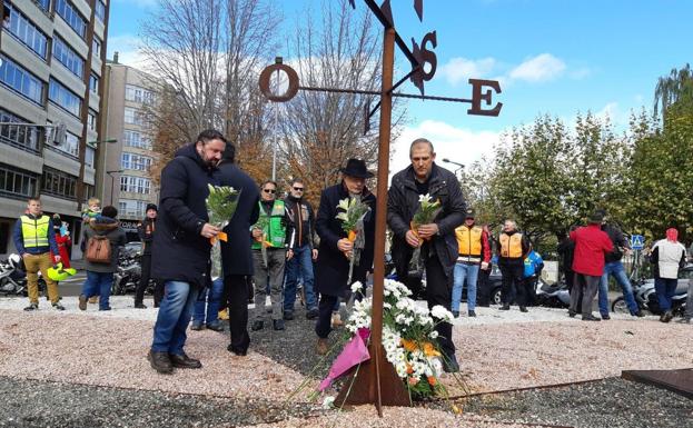 El Ayuntamiento de León se compromete a trabajar para reducir accidentes de tráfico en el homenaje a las víctimas