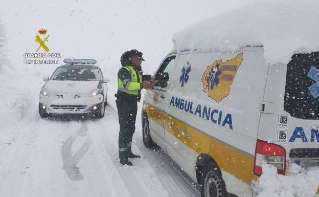 La Guardia Civil practica 360 auxilios con motivo del temporal de nieve que afectó a la provincia