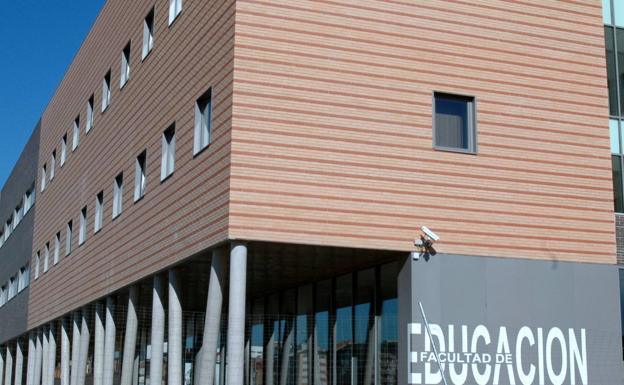 La Facultad de Educación organiza un debate sobre la historia en la formación de maestros