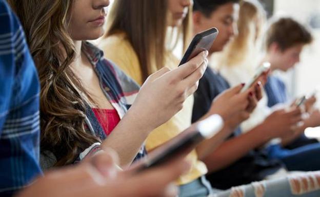 El 43% de los 'millennials' de Castilla y León reconocen no preocuparse por la salud y comer aquello que les gusta
