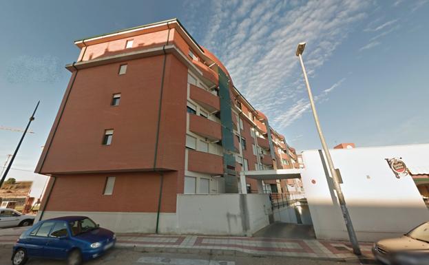 Subastan dos viviendas y un garaje en San Andrés del Rabanedo