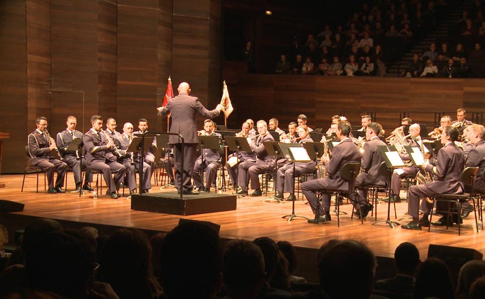 Música en el aire por Santa Cecilia