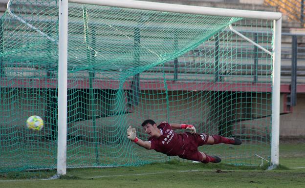 El Júpiter tropieza en un mal partido ante el Almazán