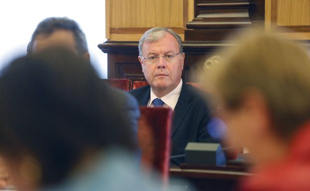 Antonio Silván lamenta el fallecimiento de Jaime Lobo, «un político de raza»