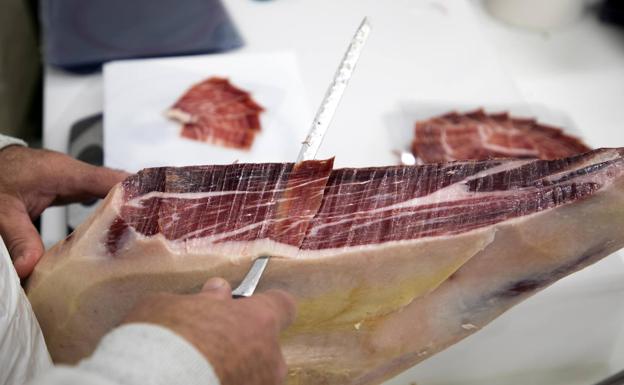 El jamón de Embutidos Rodríguez llega a China gracias a la autorización de su exportación con hueso