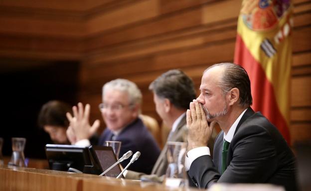 Tudanca resucita la comisión de las eólicas en el pleno del martes y UPL preguntará por la autonomía