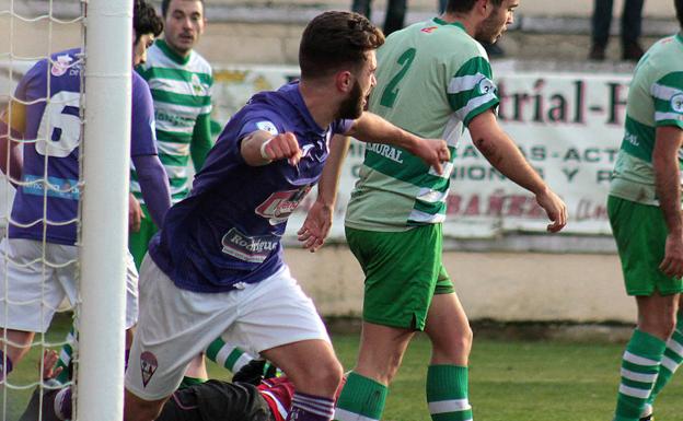 Sampedro reanima a La Bañeza en el derbi