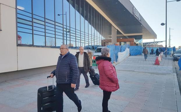 El avance de la integración reabrirá los cuatro carriles y las aceras en el entorno de la estación a final de año