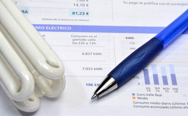 El Gobierno congela los peajes de la luz en 2020 a la espera de la CNMC