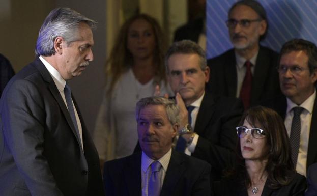 Macri se despide de la presidencia con un intento final de maquillar su fracaso