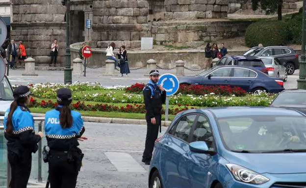 Trece nuevos policías locales realizan prácticas en Segovia ante la falta de plazas en la Academia de Ávila