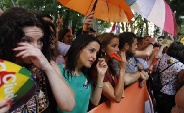 Marlaska declara 'secreto de Estado' el informe sobre las agresiones del Orgullo a Ciudadanos