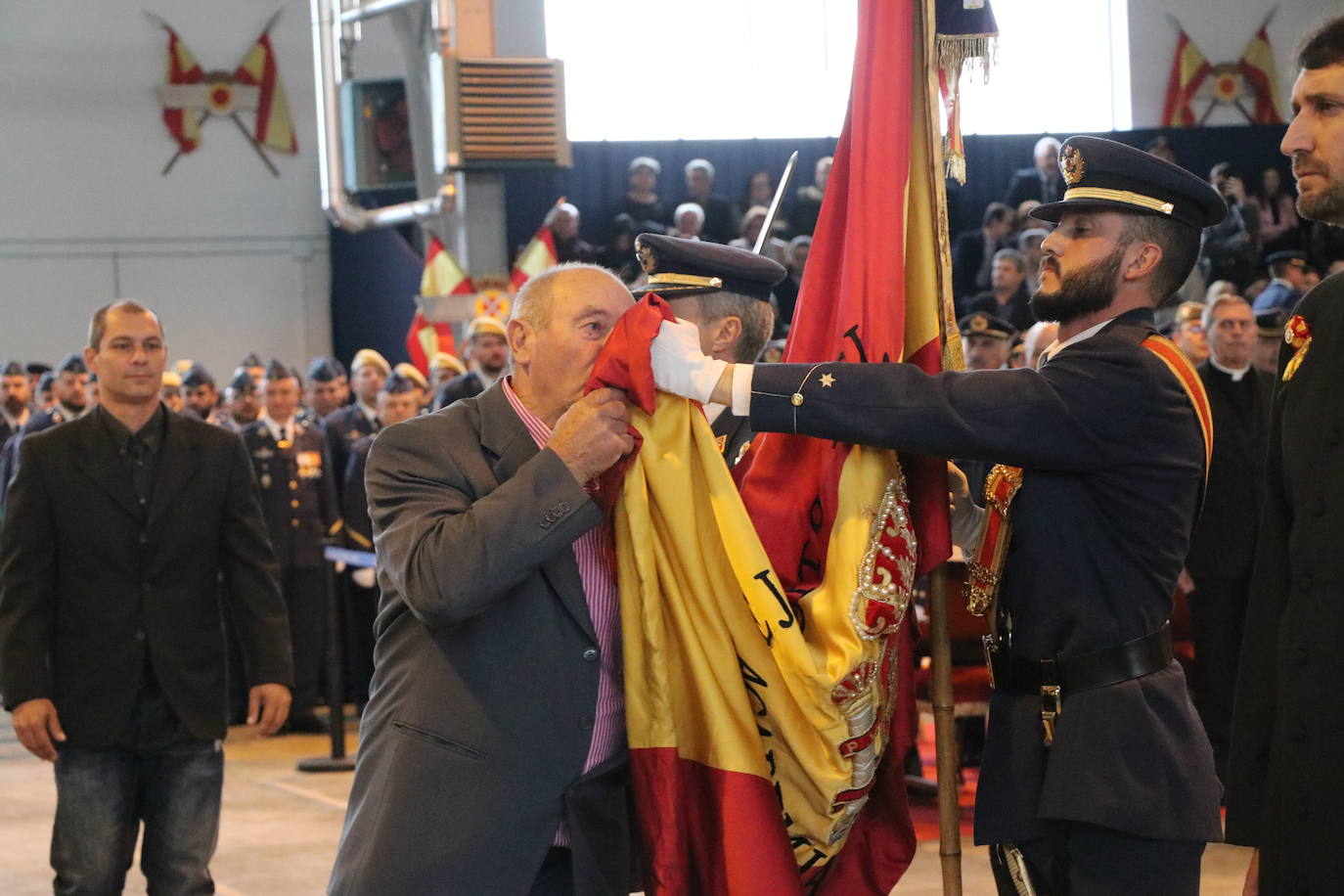 Festividad de la Virgen de Loreto y juramento de fidelidad a la bandera de los alumnos de la ABA