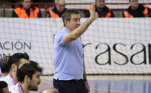 Cadenas ve al Ademar con «capacidad resolutiva» tras recuperar efectivos