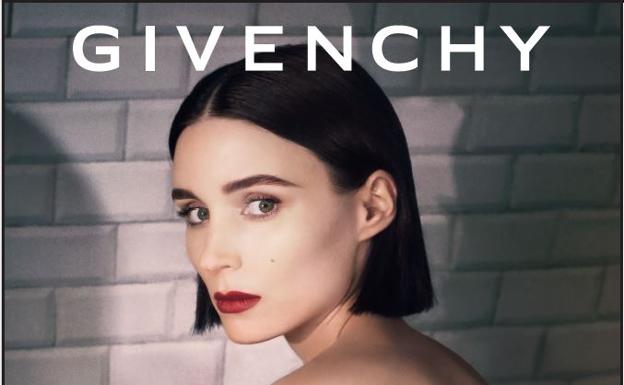 Maquilladores y perfumes personalizados de Givenchy en el 25 aniversario de El Corte Inglés de León