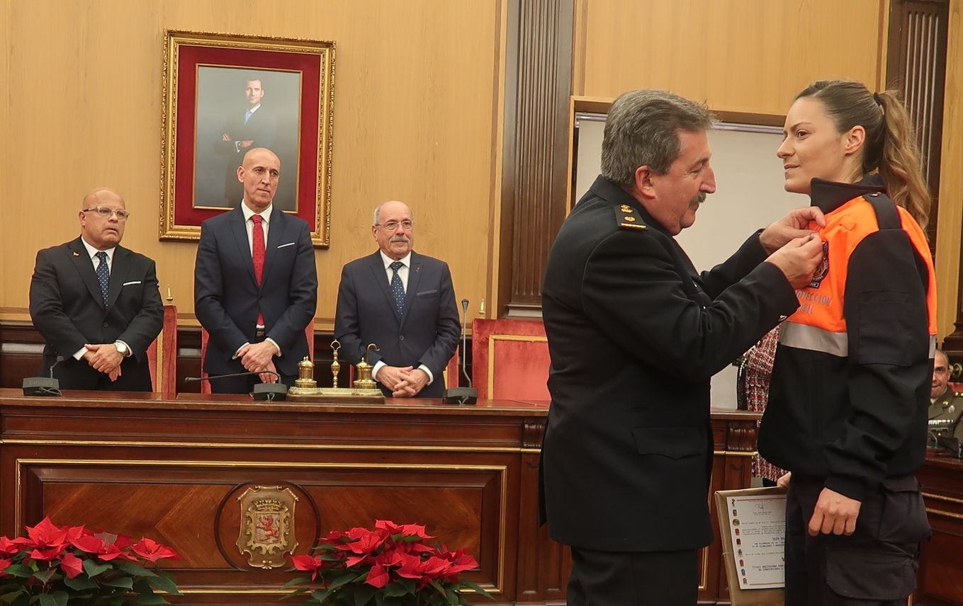 Homenaje a Protección Civil