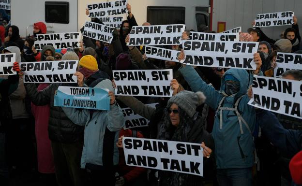 Tsunami chantajea al clásico: se jugará «con normalidad» si se permiten pancartas independentistas