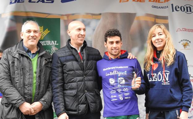 Kevin Tarek Viñuela, homenajeado en la Carrera de las Empresas de leonoticias